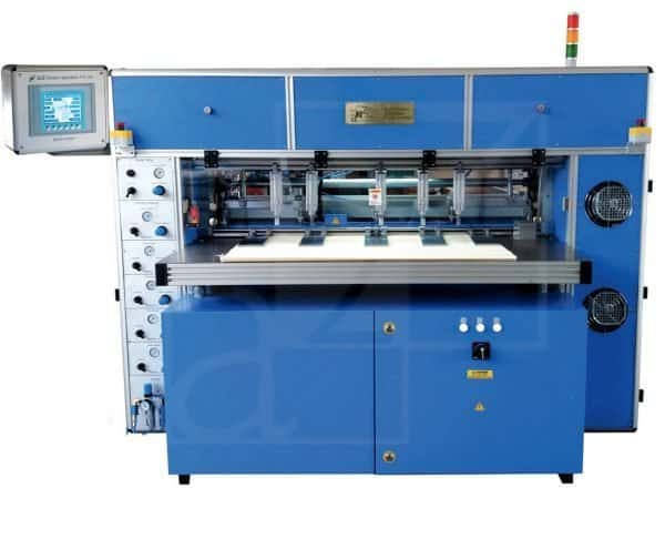 A2Z Filtration's advanced Blade Pleating Machine